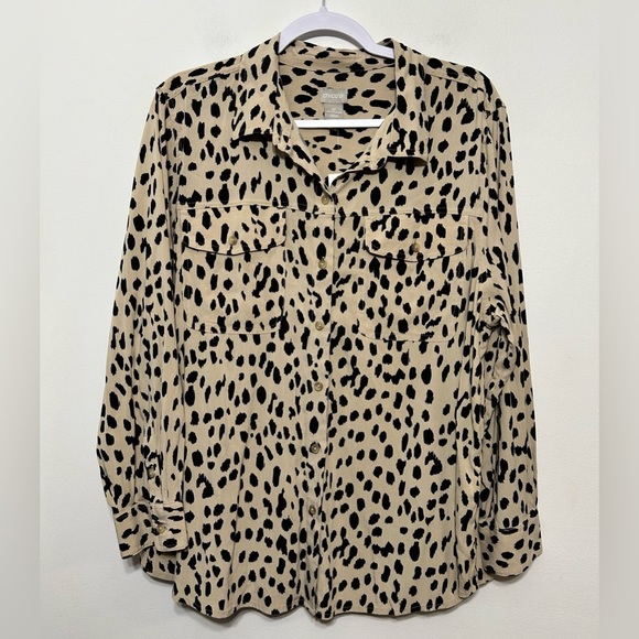 New! Chicos Silky Soft Cheetah Print Utility Button Up Blouse - Picture 5 of 14